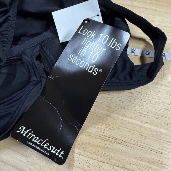 MIRACLESUIT NWT Black Palisades One Piece Swimsuit Size 14 Shirred Slimming - Picture 13 of 13